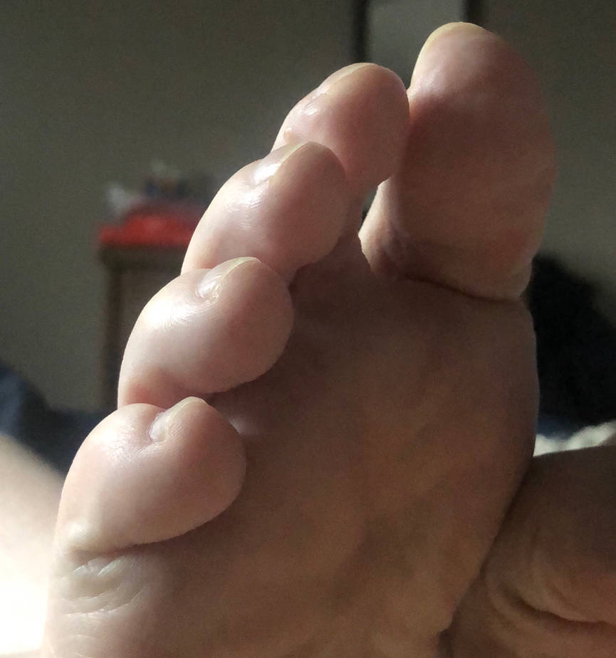 its black friday feet