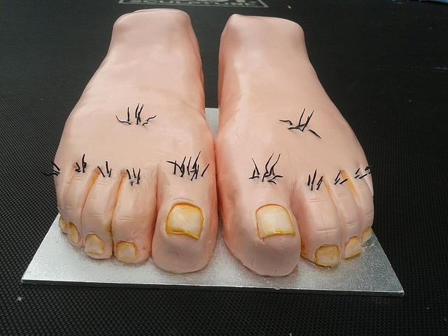 its cakey feet 6