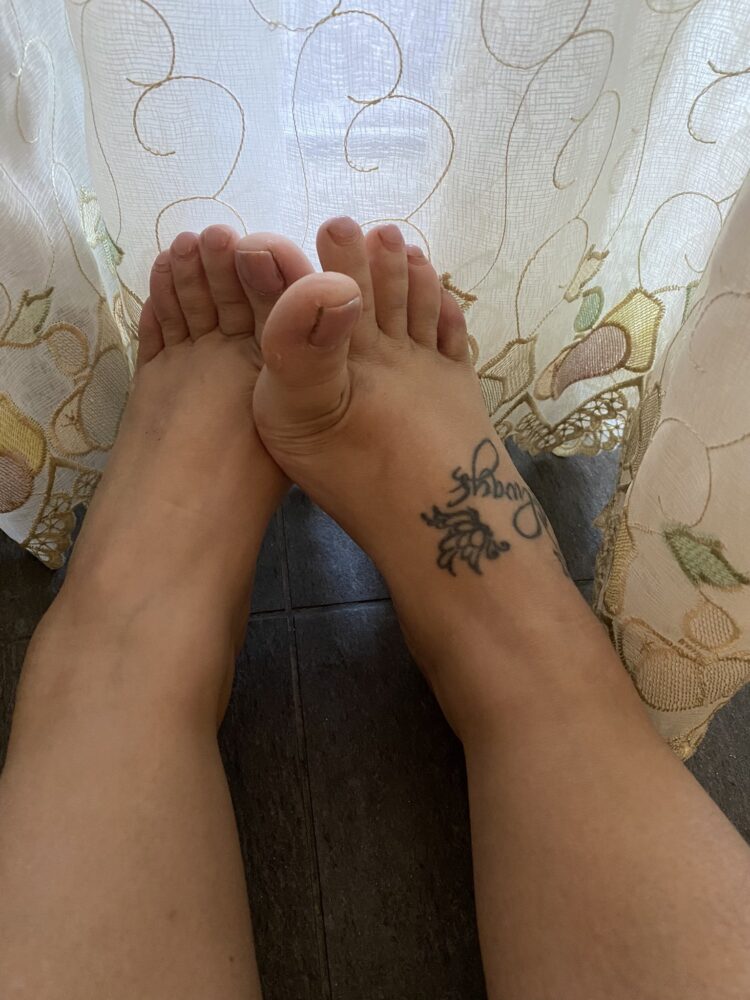 itsmemari feet 1