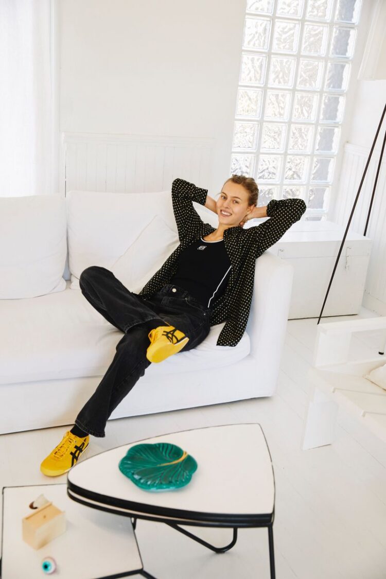 ivanka adeline feet 6