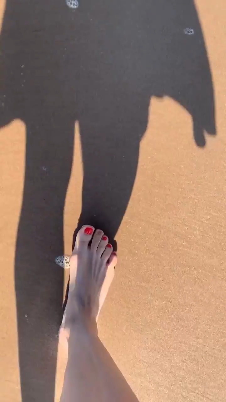 iveta apkalna feet 1