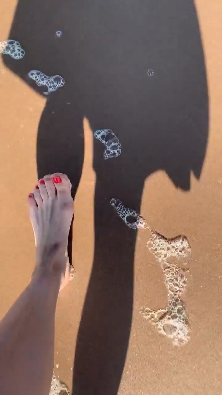 iveta apkalna feet 2