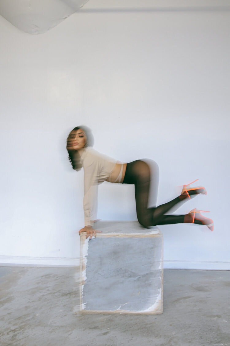 izabela guedes feet 5