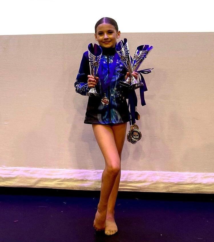 izellah connelly feet 1