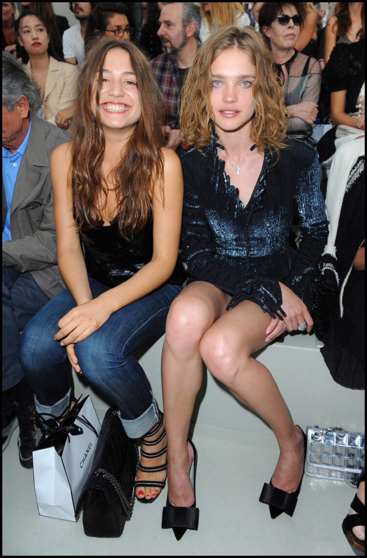 izia higelin feet scaled