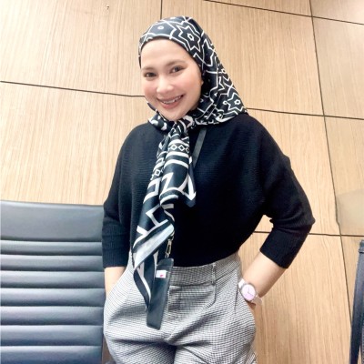 izzati zainal feet 5