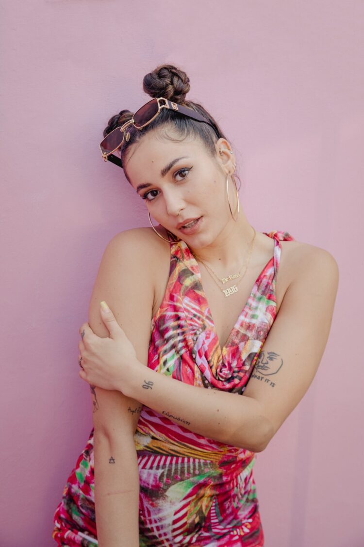 izzi de rosa feet 6 scaled