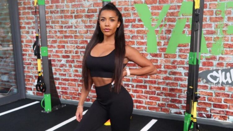 izzy fairthorne feet 4