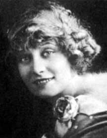 jackie saunders feet 1