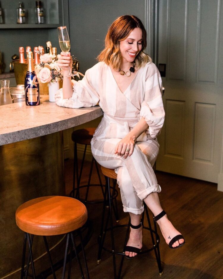 jaclyn johnson feet 3