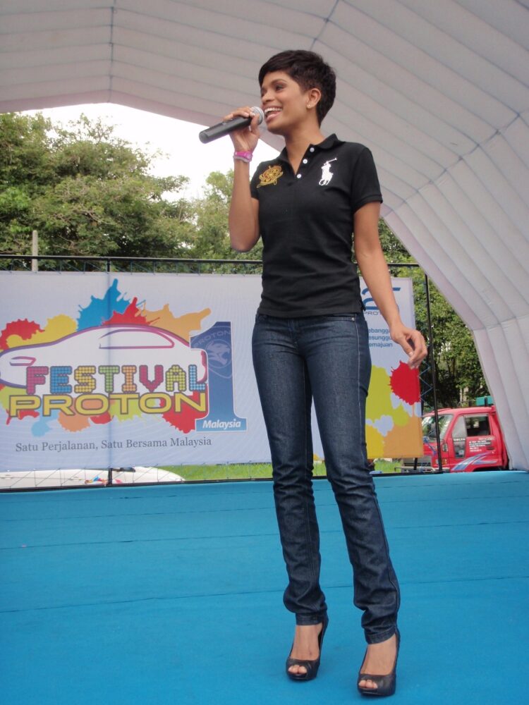 jaclyn victor feet 5