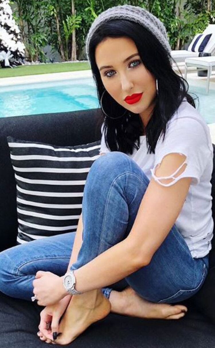 jacqueline hill feet 6