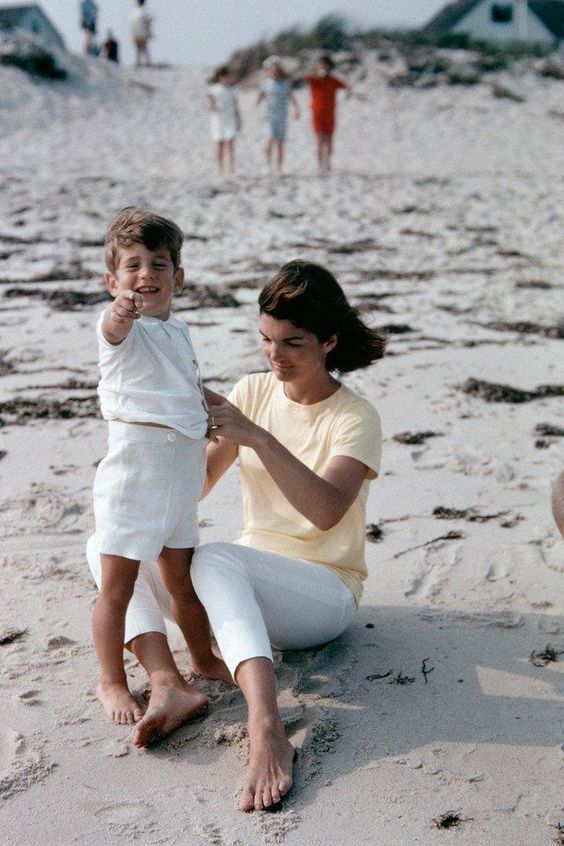 jacqueline kennedy onassis feet 1