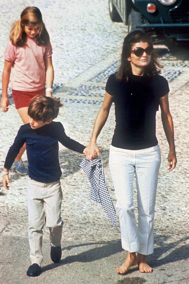 jacqueline kennedy onassis feet 2