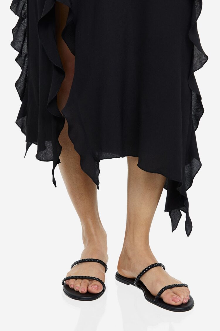 jade nguyen tom feet 1