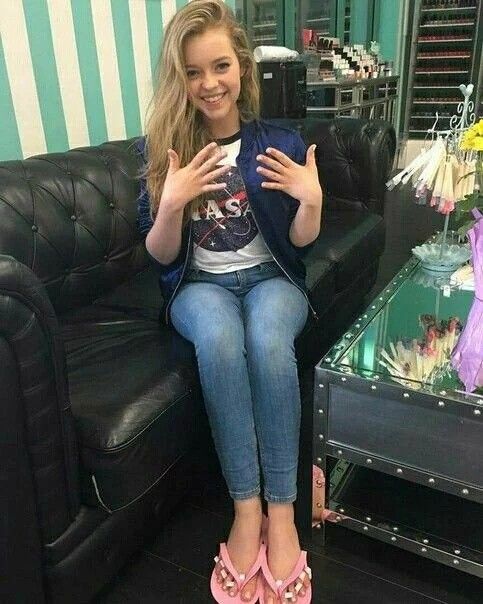 jade pettyjohn feet 3