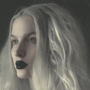 jade the libra feet 5