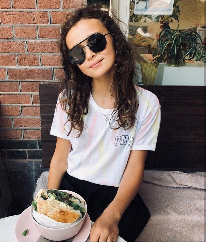 jade van weel feet 3