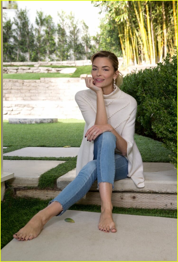 jaime king feet 1