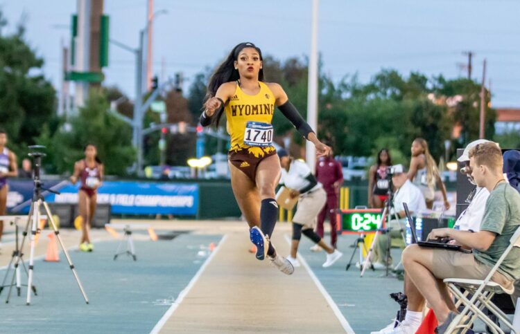 jala henderson feet 4