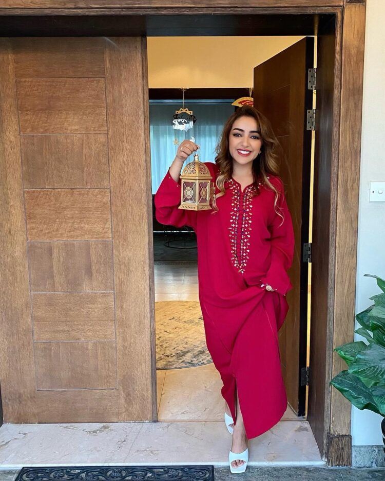 jamila elbadaoui feet