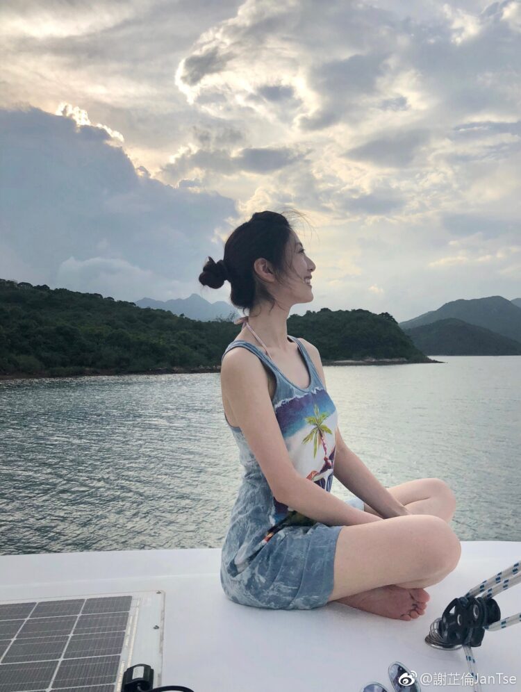 jan tse feet 4