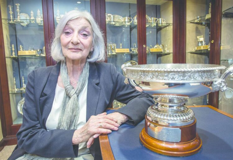 jane lapotaire feet 5