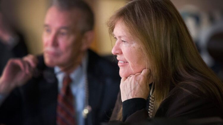 jane omeara sanders feet 5