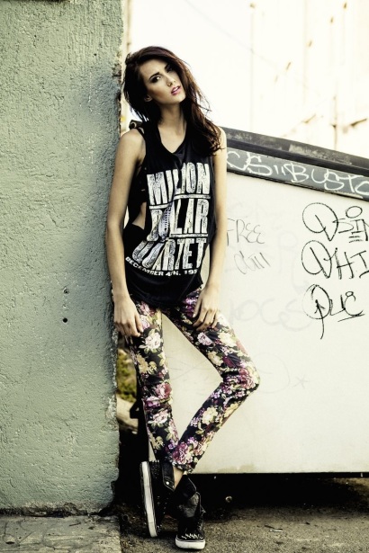 janelle allisa feet 4