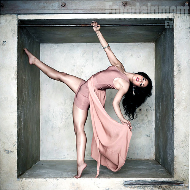 janelle jalila issis feet 5