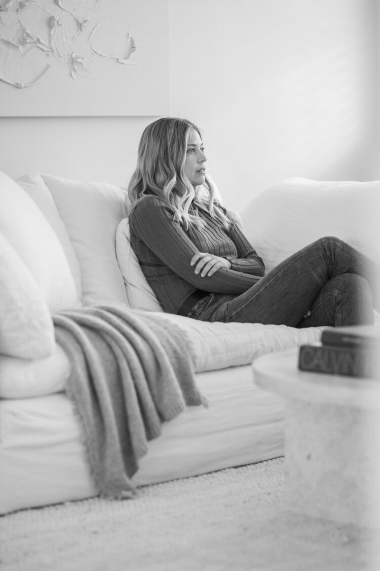 janessa joy leone feet scaled