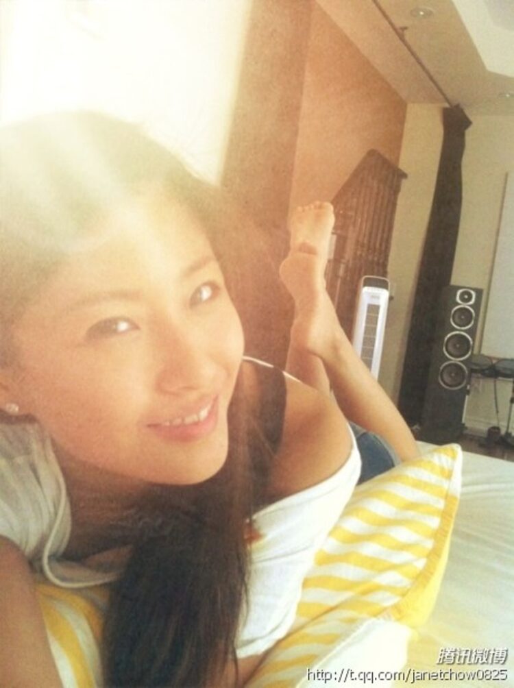 janet chow feet