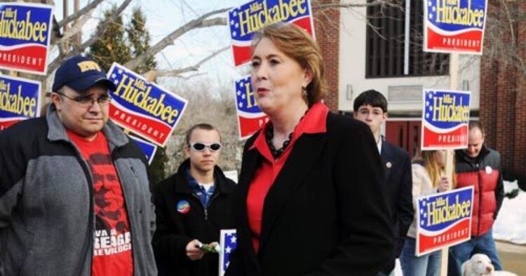 janet huckabee feet 6
