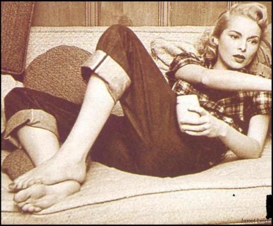 janet leigh feet 3