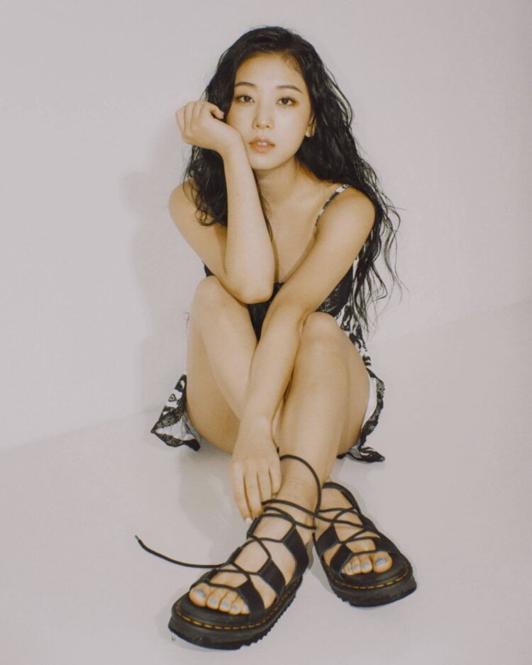 jang seungyeon feet 2