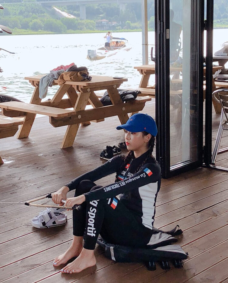 jang seungyeon feet 5