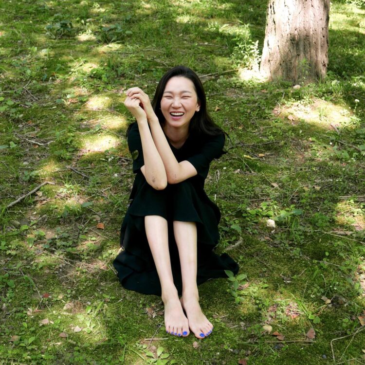 jang yoon ju feet 4