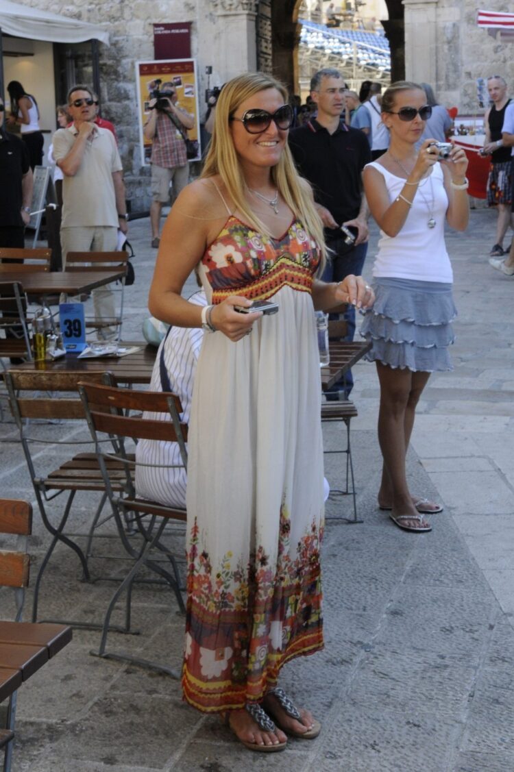 janica kostelic feet