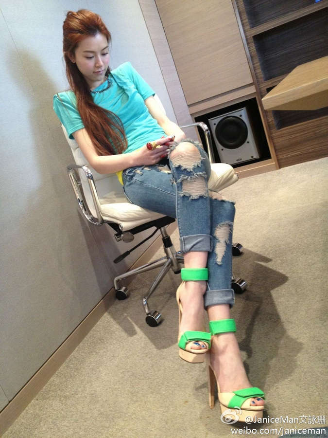 janice man feet 5