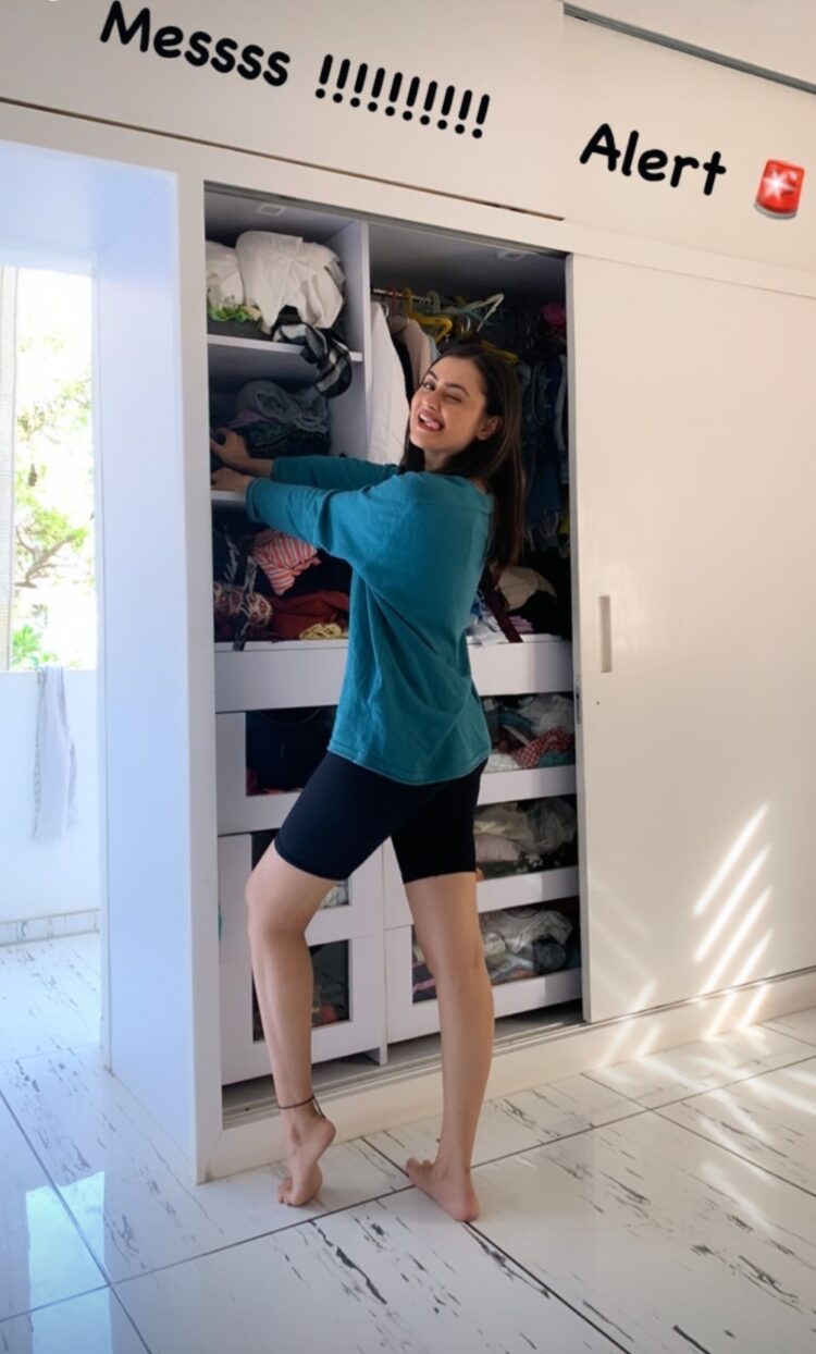 janki bodiwala feet 3