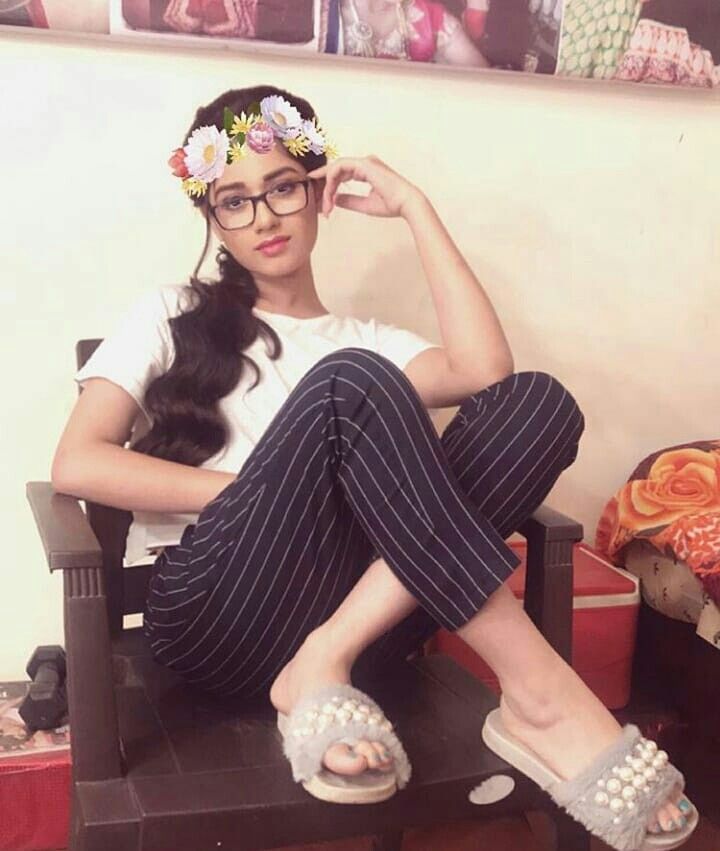 jannat zubair rahmani feet 4