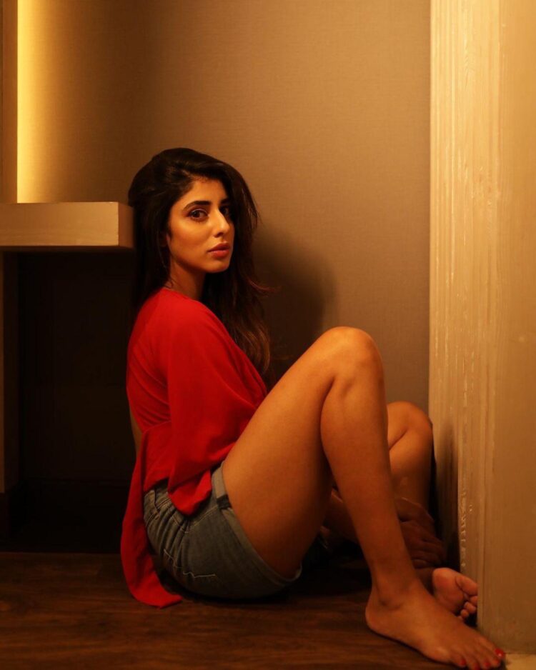 jasmin bajwa feet 1