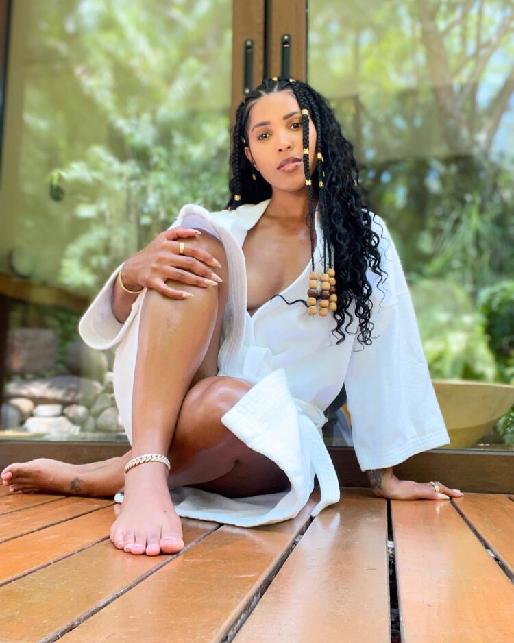 jasmin savoy brown feet 5