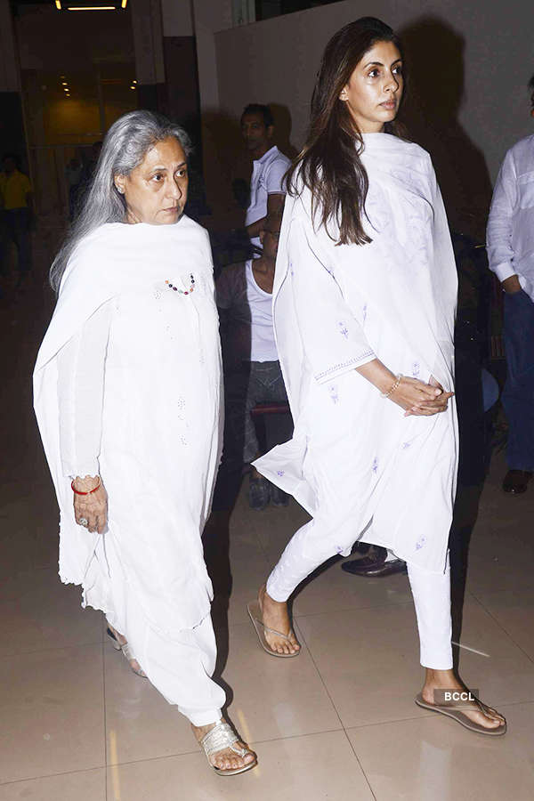 jaya bachchan feet 4