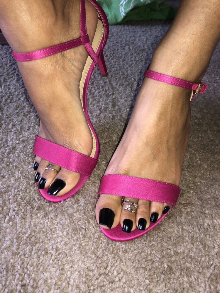 jaye love feet