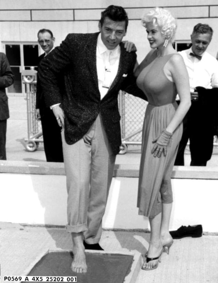 jaymes mansfield feet 1