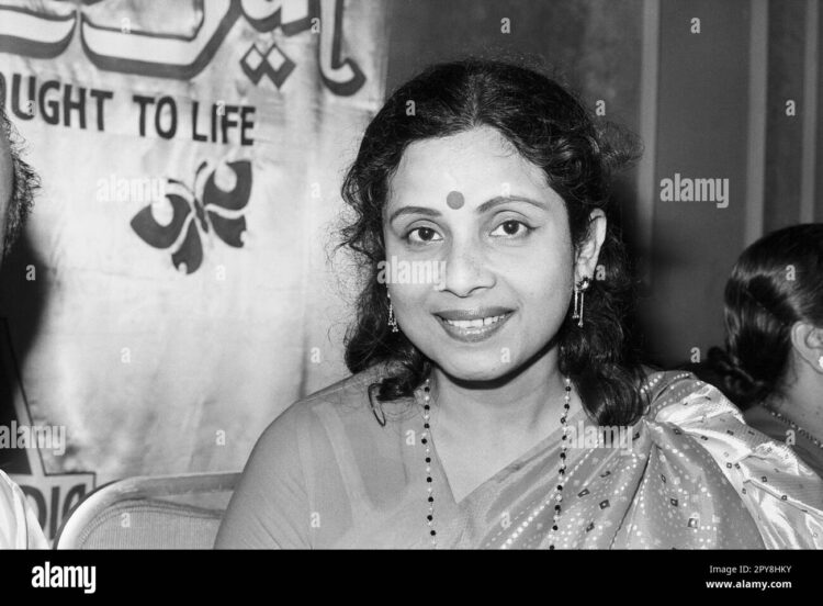 jayshree gadkar feet 1