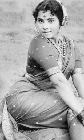 jayshree gadkar feet 3