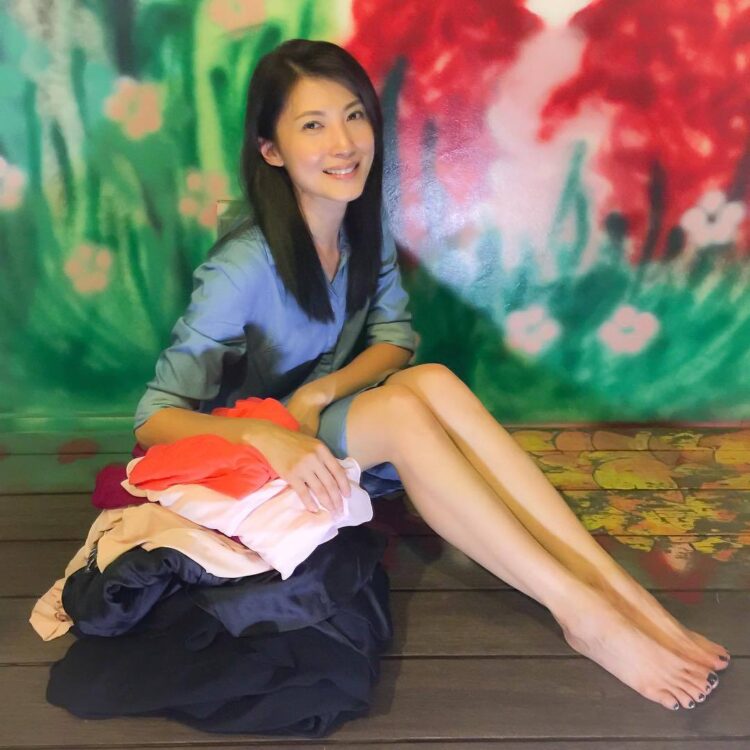 jeanette aw feet
