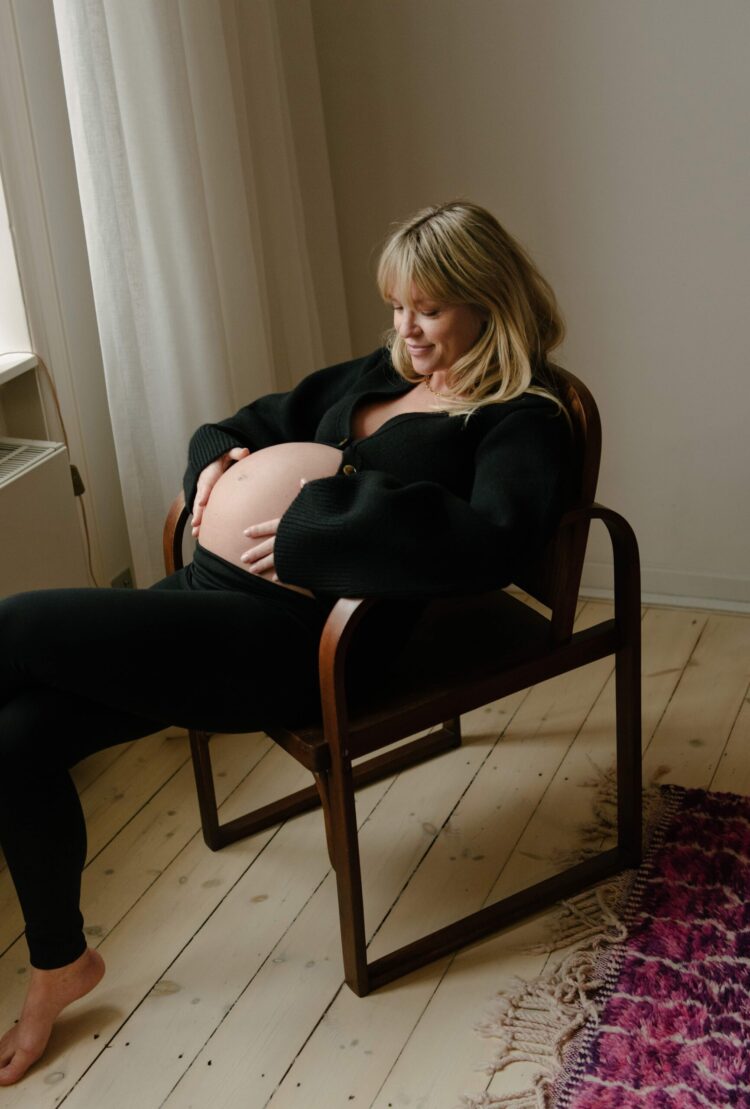 jeanette friis madsen feet scaled